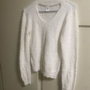 Planet Gold Creamy V-Neck Sweater